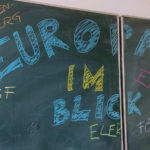 Schultafel mit dem Schriftzug "Europa im Blick"