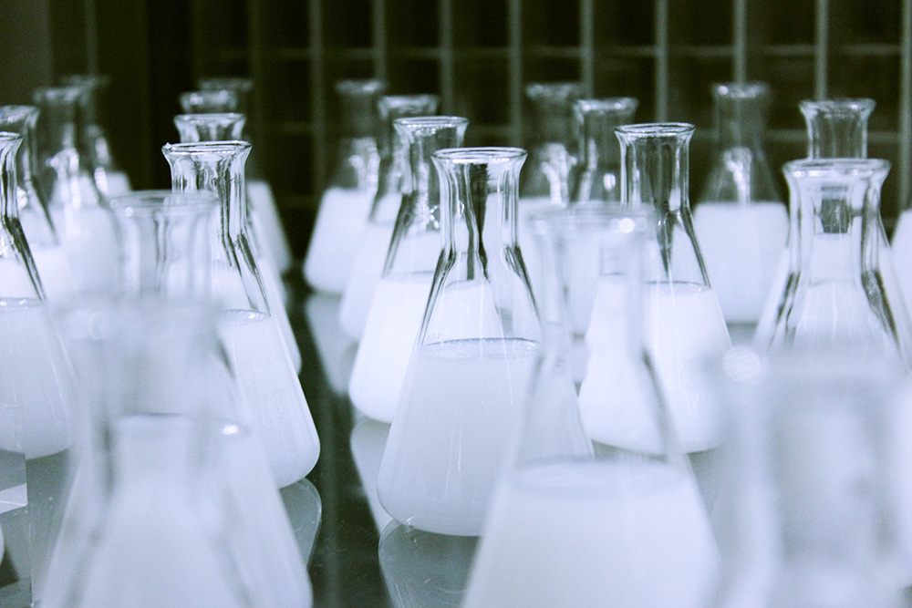 EU-gefördert: Das Unternehmen Allresist aus Strausberg stellt chemische Produkte zur Mikrostrukturierung her. Pixabay/gemeinfrei